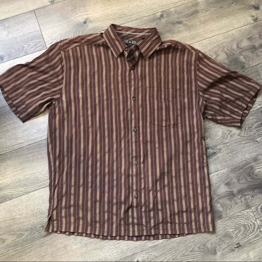 Men’s REI Button Down Dress Shirt - Size Medium